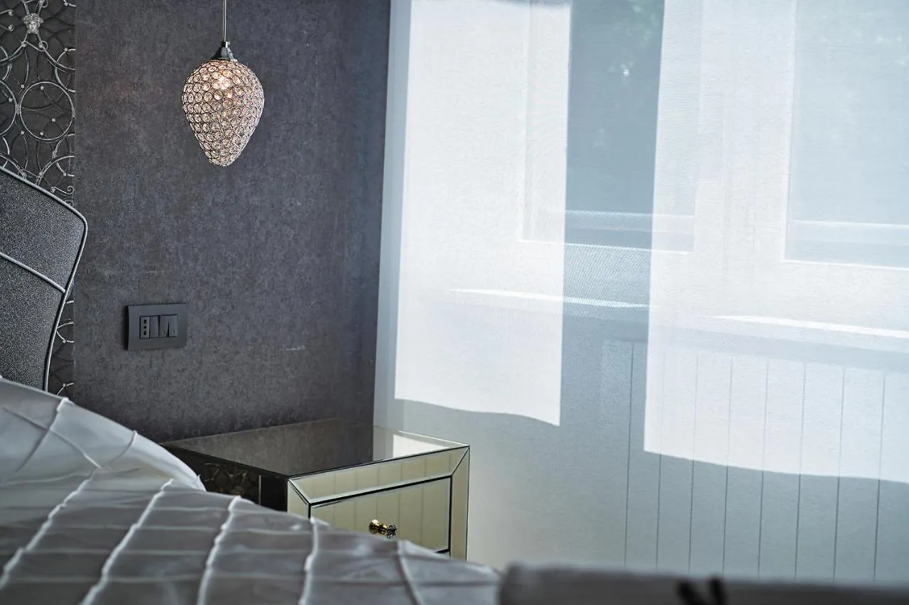 Distinto Suite & Rooms 레체 B&B