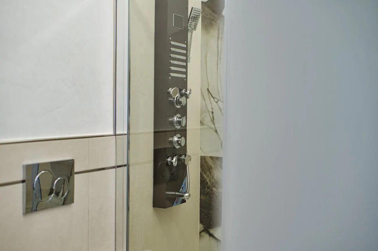 Distinto Suite & Rooms 레체 B&B